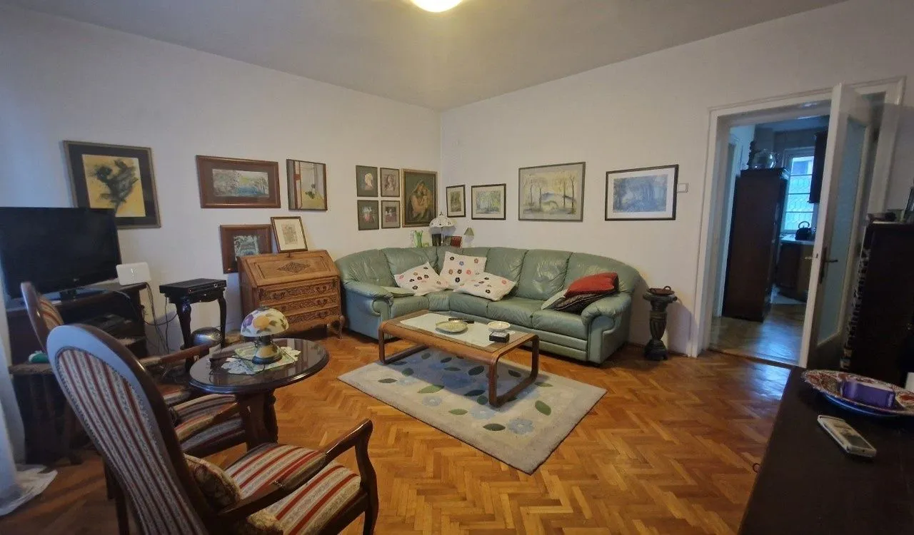 Izdavanje, dvosoban stan, 77m², Podgorica, Crna Gora