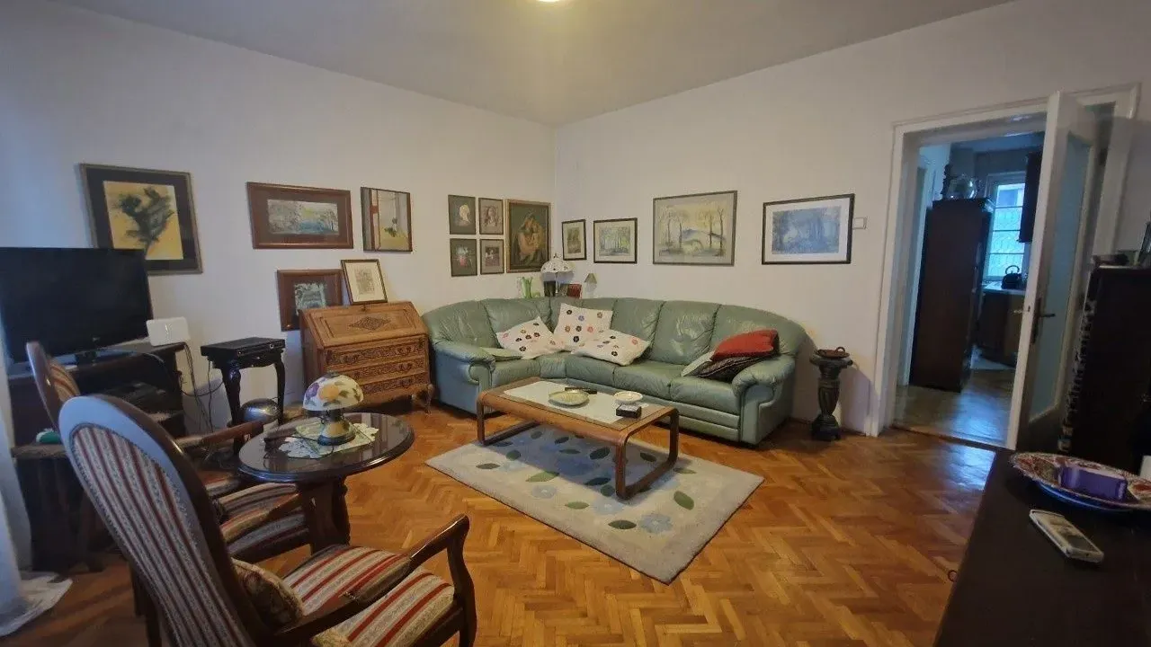 Izdavanje, dvosoban stan, 77m², Podgorica, Crna Gora