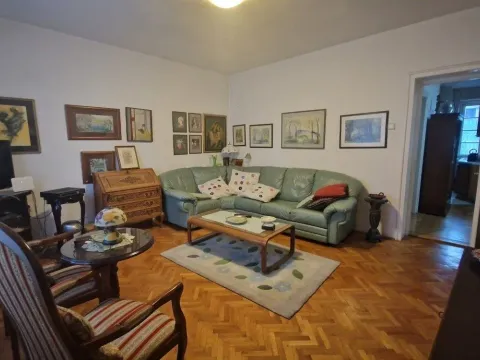 Izdavanje, dvosoban stan, 77m², Podgorica, Crna Gora