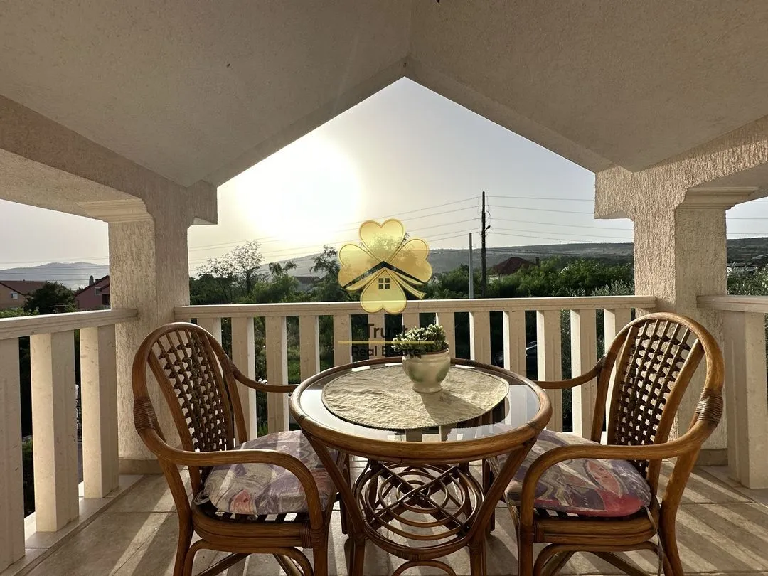 Sale, house, 356m², Tološi, Podgorica