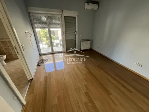 Izdavanje, stan, 310m², Savski Venac, Beograd - image 11