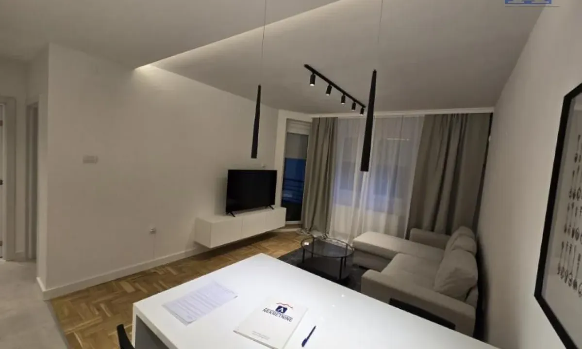 Izdavanje, jednosoban stan, 40m², Grbavica, Novi Sad Sve Podlokacije