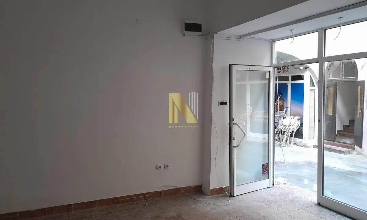 Izdavanje, poslovni prostor, 20m², Centar, Novi Sad