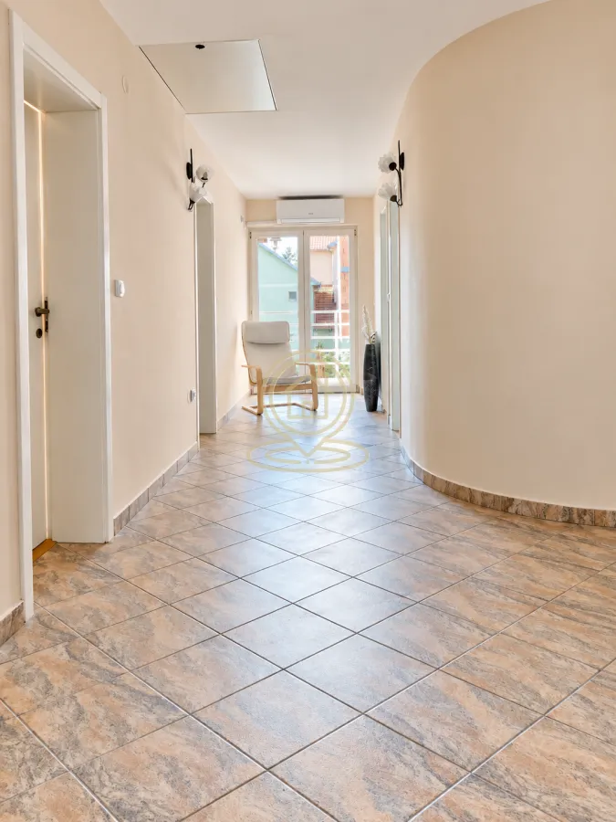 Izdavanje, kuća, 225m², Veternik, Novi Sad Sve Podlokacije