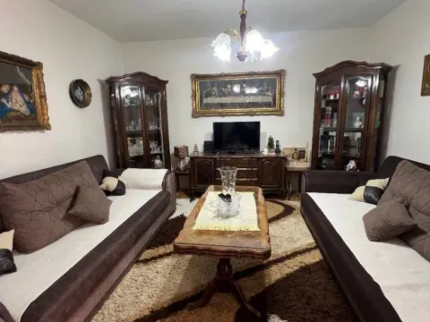 Izdavanje, stan, 85m², Centar, Bar - image 9