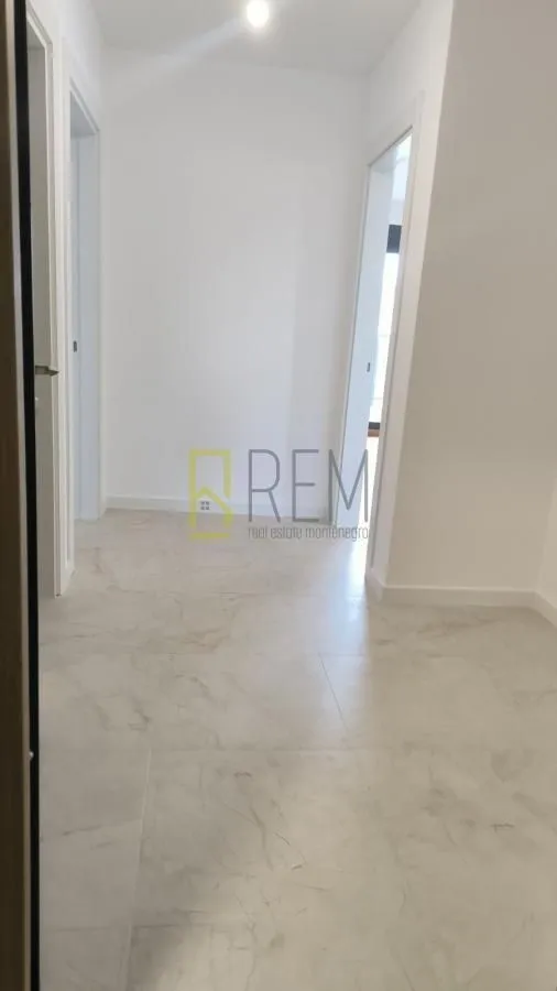 Prodaja, trosoban stan, 110m², Tološka šuma, Podgorica