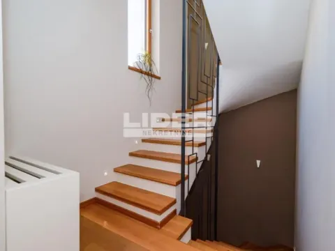 Prodaja, kuća, 279m², Čukarica, Beograd - image 10