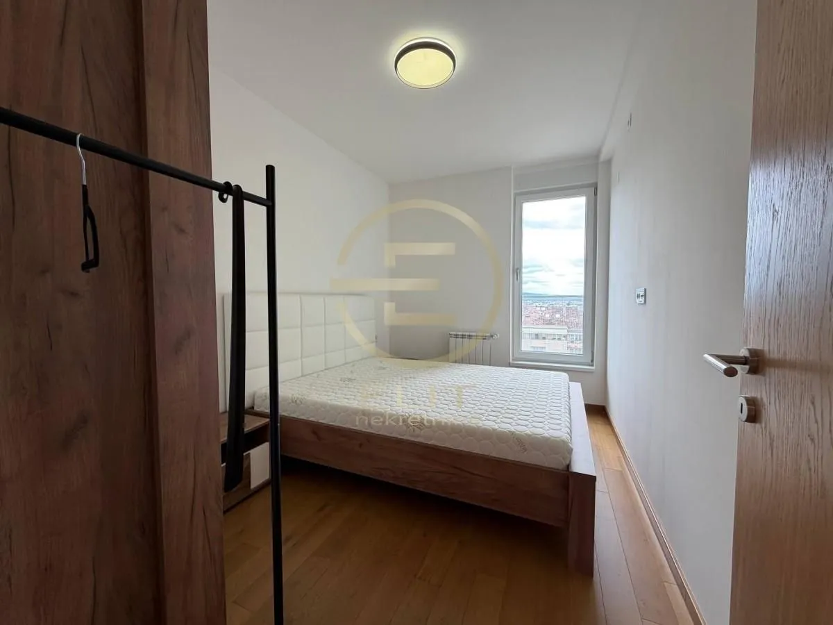 Izdavanje, stan, 43m², Bulevar Evrope, Novi Sad Sve Podlokacije