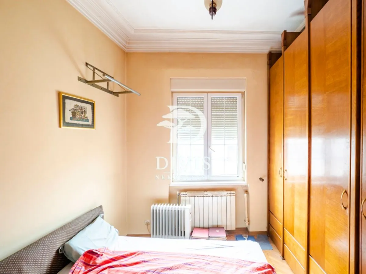 Prodaja, trosoban stan, 76m², Vračar Sve Podlokacije, Beograd