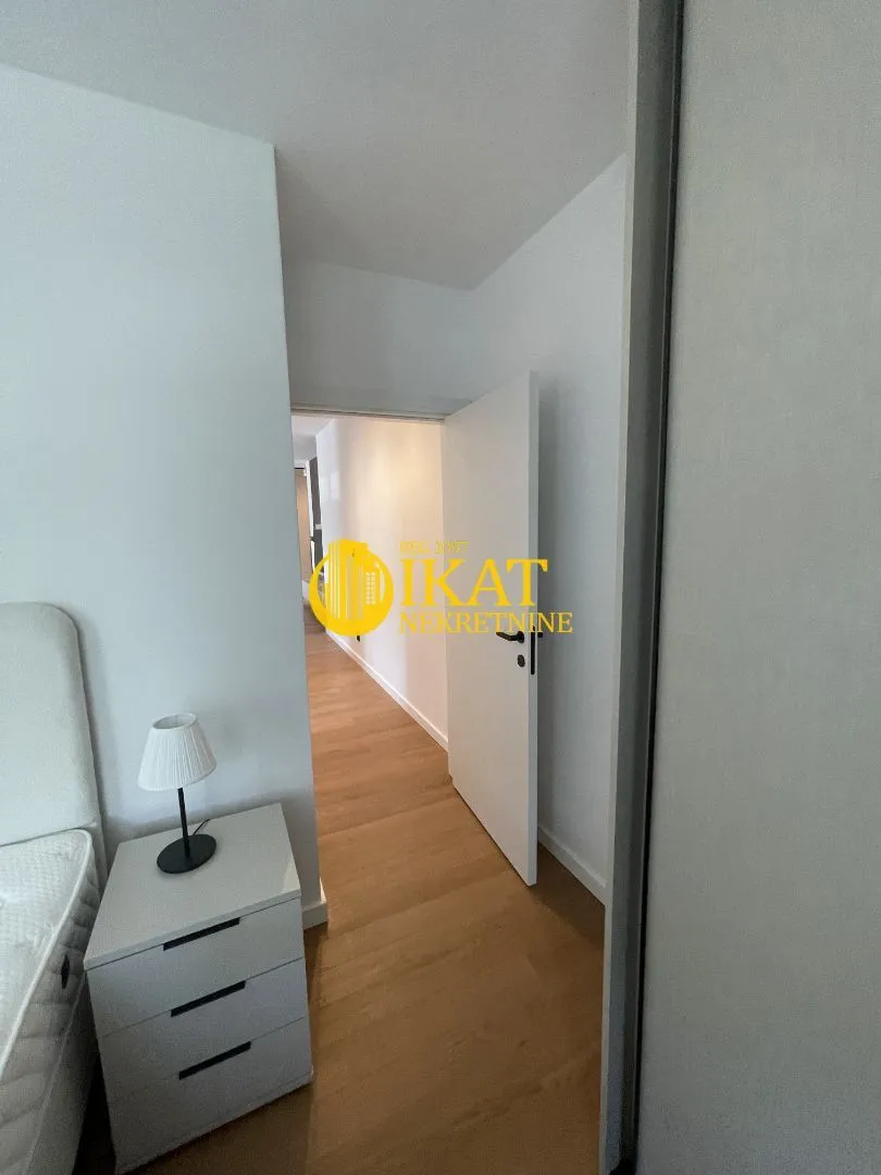 Rent, two bedroom apartment, 65m², Crveni Krst, Beograd