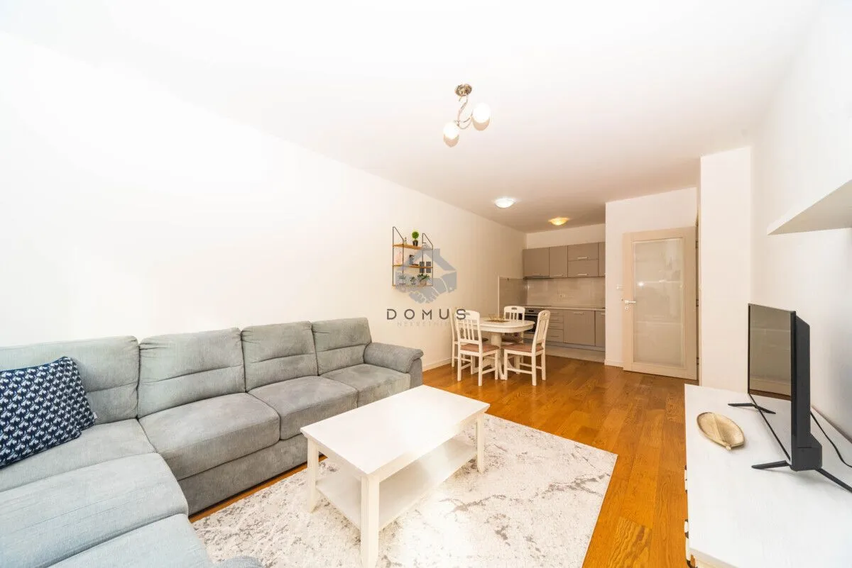 Prodaja, jednosoban stan, 49m², Central Point, Podgorica