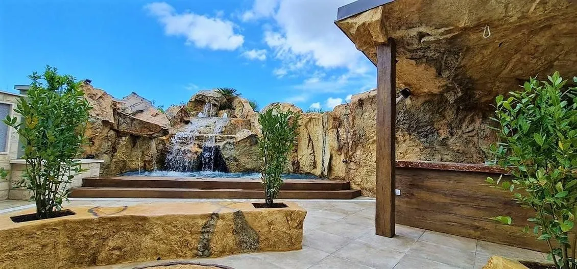 Sale, three bedroom apartment, 285m², Bečići, Budva