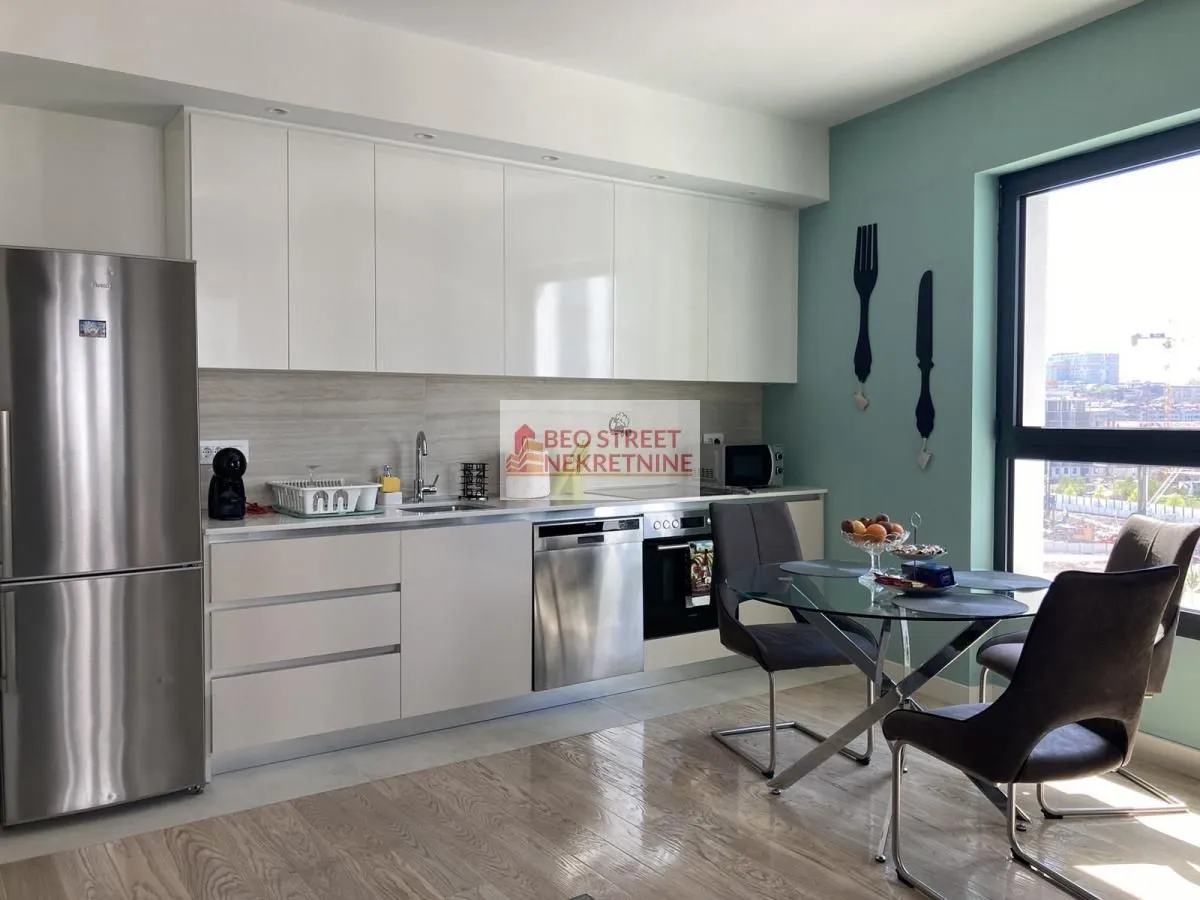 Izdavanje, dvosoban stan, 50m², Savski Venac, Beograd