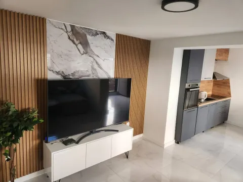 Izdavanje, stan, 62m², Tivat, Crna Gora - image 4