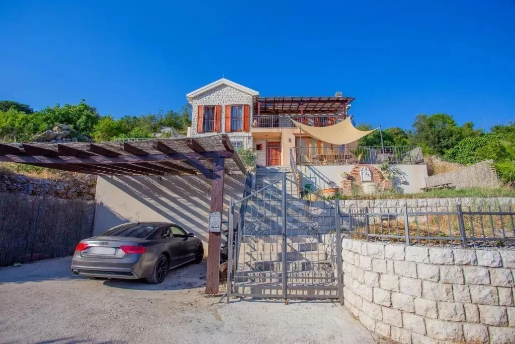 Prodaja, kuća, 210m², Zagora, Kotor