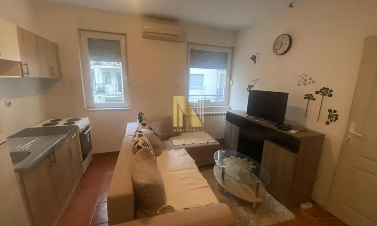 Izdavanje, jednosoban stan, 29m², Bulevar Evrope, Novi Sad Sve Podlokacije