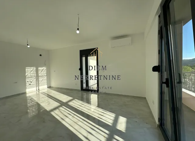 Rent, one bedroom apartment, 47m², Čeluga, Bar