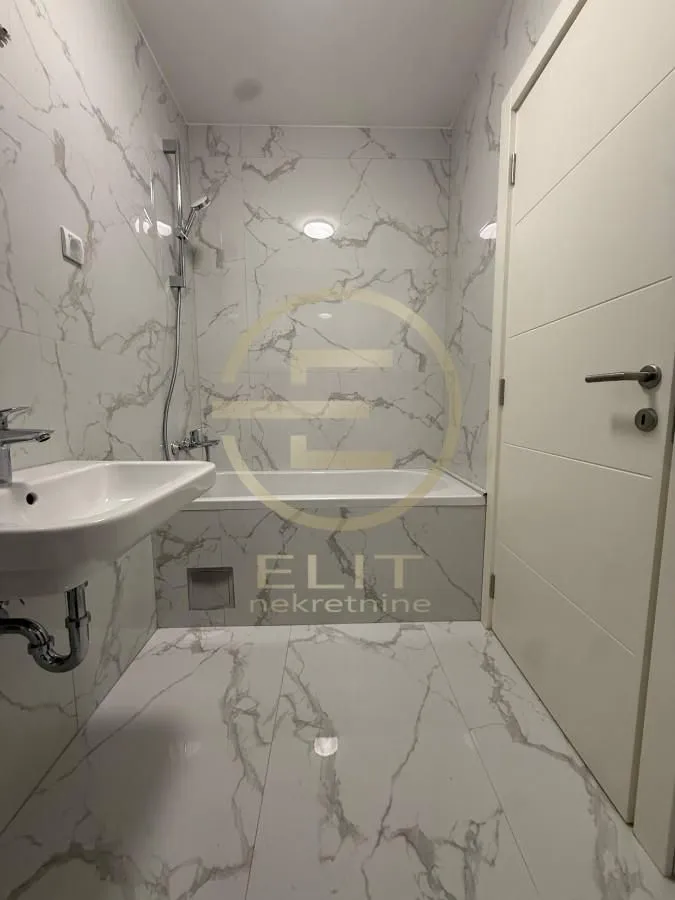 Prodaja, stan, 136m², Bulevar Evrope, Novi Sad Sve Podlokacije