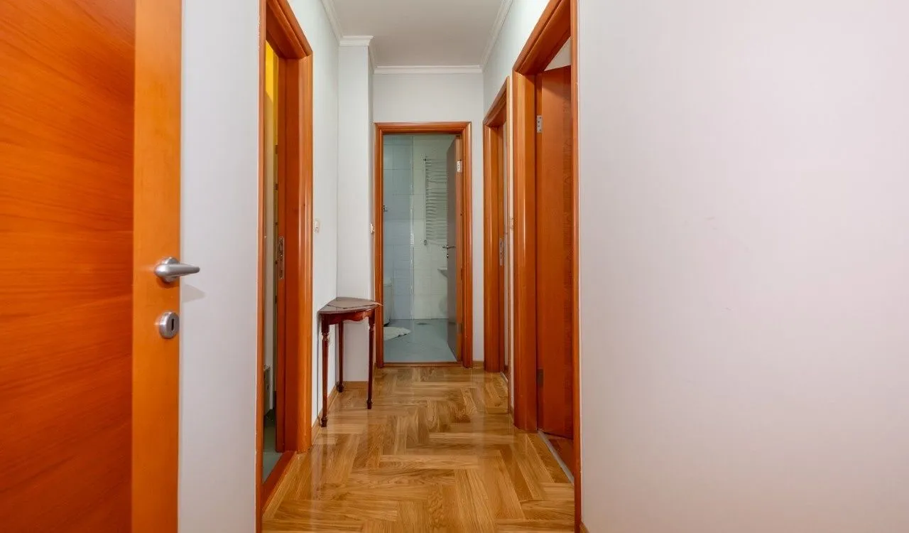 Prodaja, trosoban stan, 140m², Preko Morače, Podgorica
