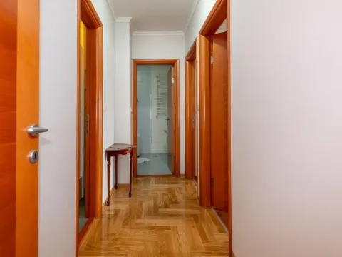 Prodaja, trosoban stan, 140m², Preko Morače, Podgorica - image 7