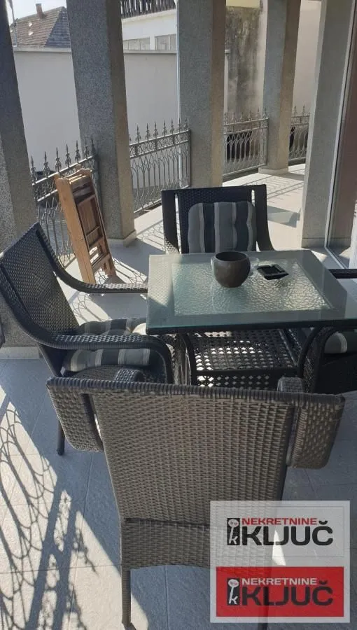 Rent, house, 1000m², Kać, Novi Sad Sve Podlokacije