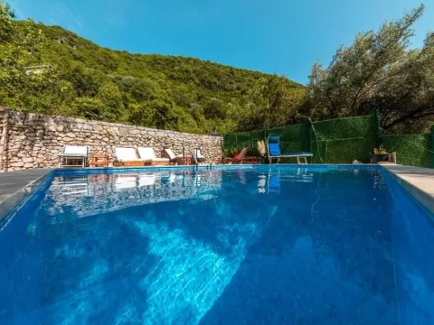 Izdavanje, dvosoban stan, 75m², Seoce, Budva - image 10