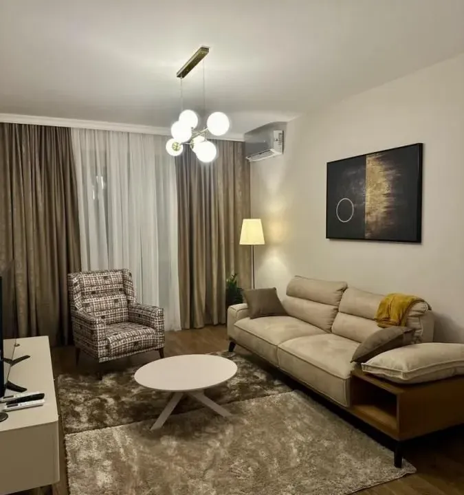 Izdavanje, jednosoban stan, 50m², Tivat, Crna Gora