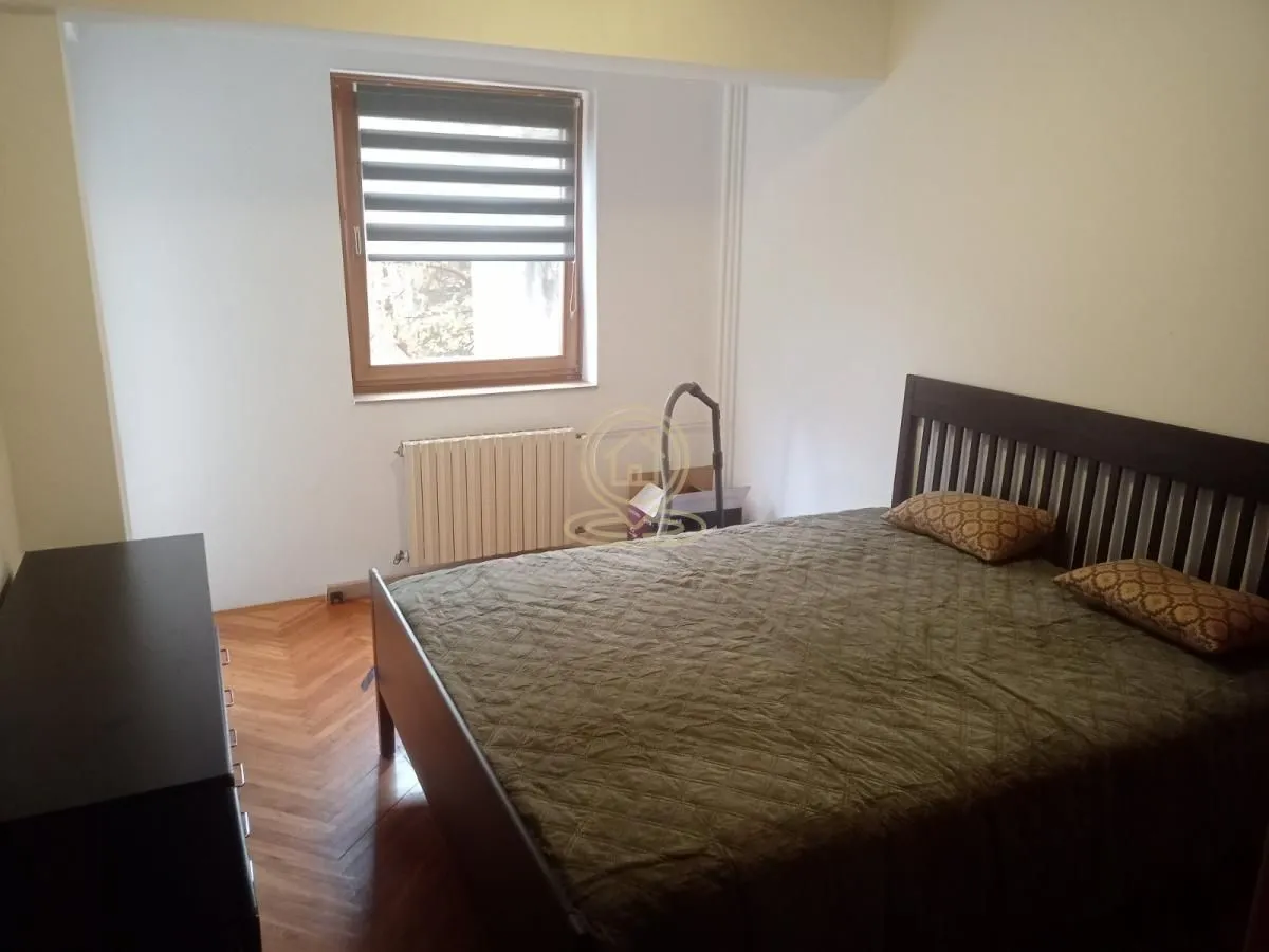 Izdavanje, dvosoban stan, 60m², Centar, Novi Sad