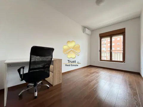 Izdavanje, dvosoban stan, 70m², Master Kvart, Podgorica - image 14