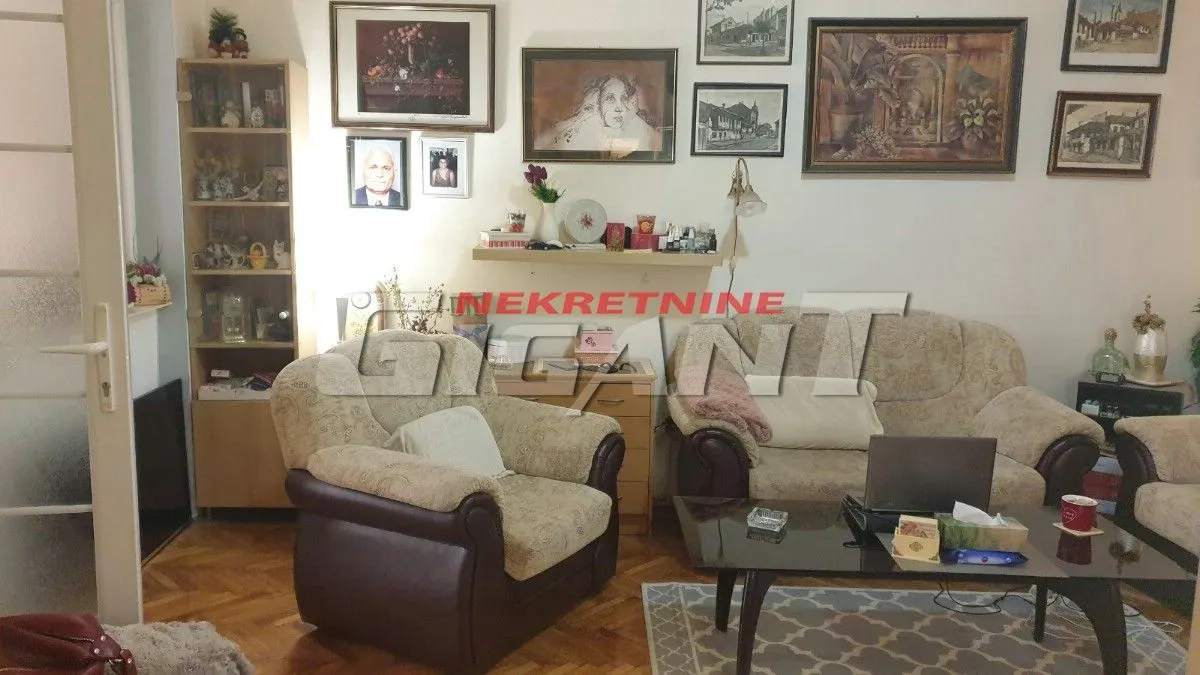 Prodaja, trosoban stan, 92m², Skadarlija, Beograd