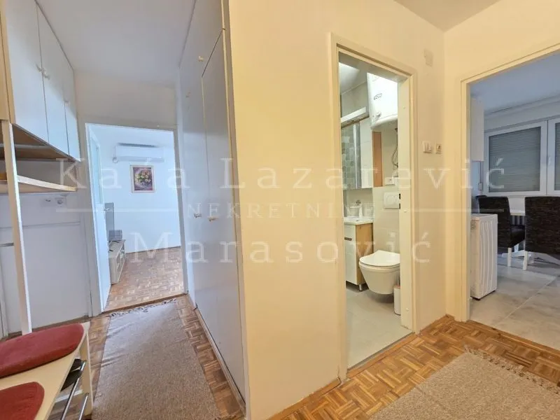 Rent, one bedroom apartment, 41m², Šumice, Beograd