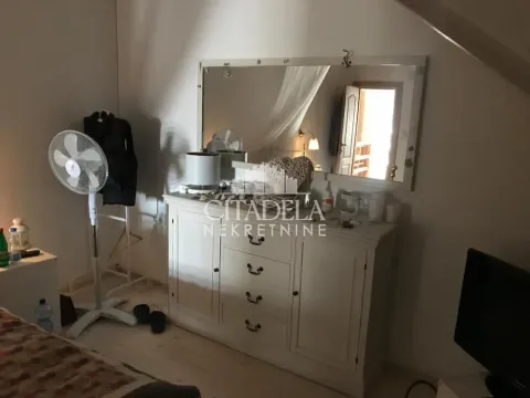 Izdavanje, kuća, 200m², Surčin, Beograd - image 7