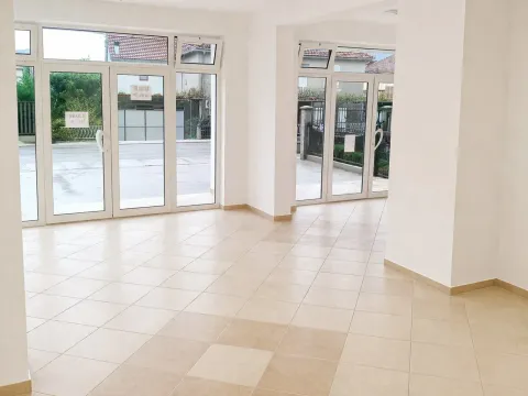 Rent, office space, 130m², Tivat, Crna Gora - image 1