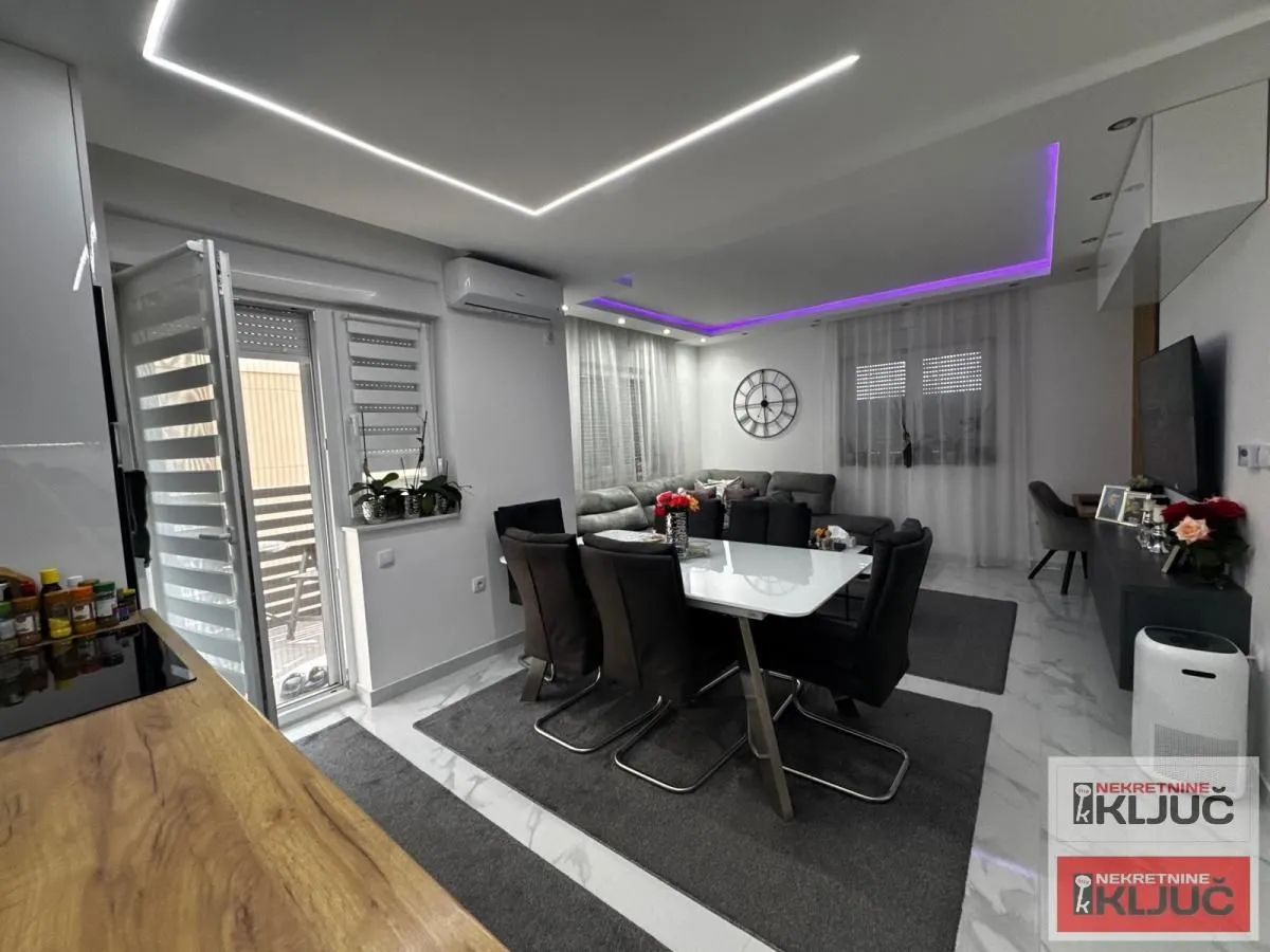 Prodaja, dvosoban stan, 57m², Lipov gaj, Novi Sad Sve Podlokacije