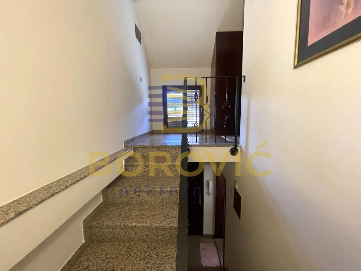Rent, house, 80m², Surčin, Beograd