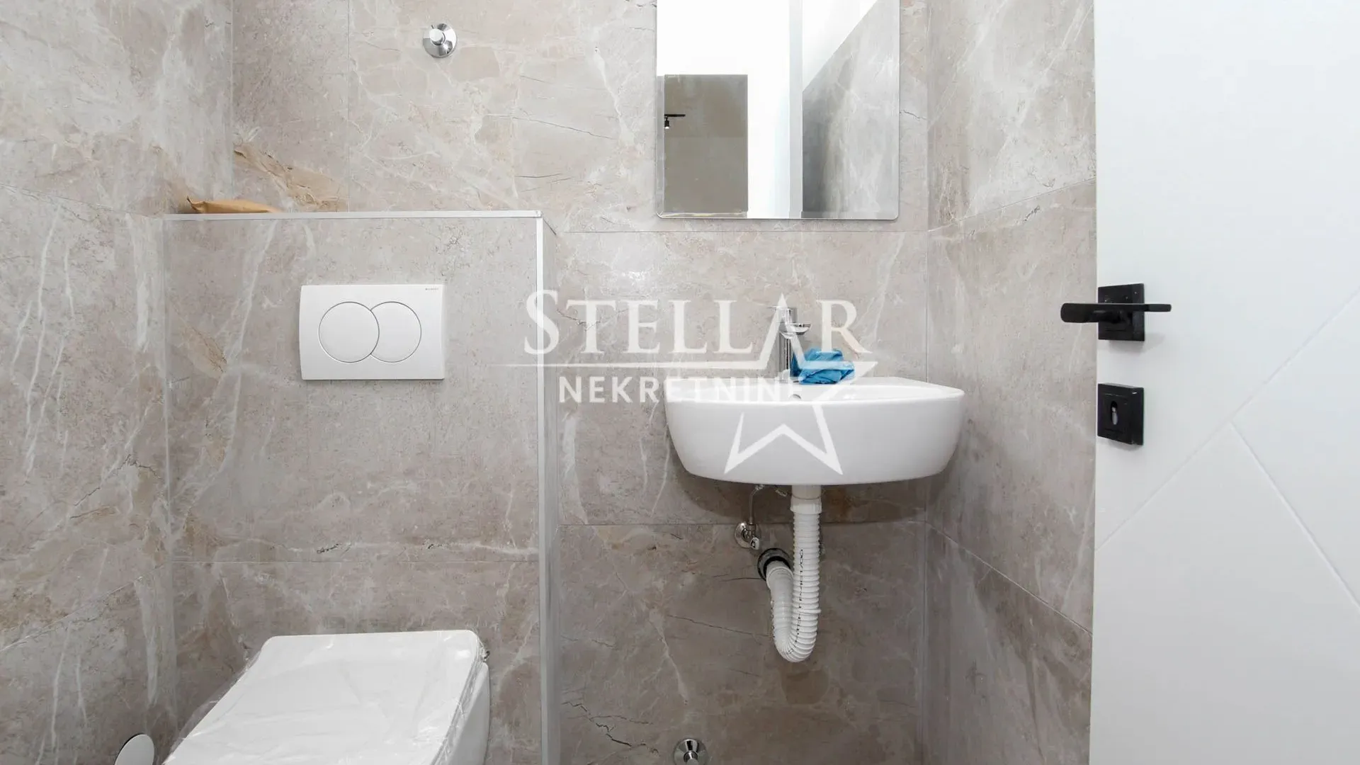 Rent, office space, 117m², Pobrežje, Podgorica