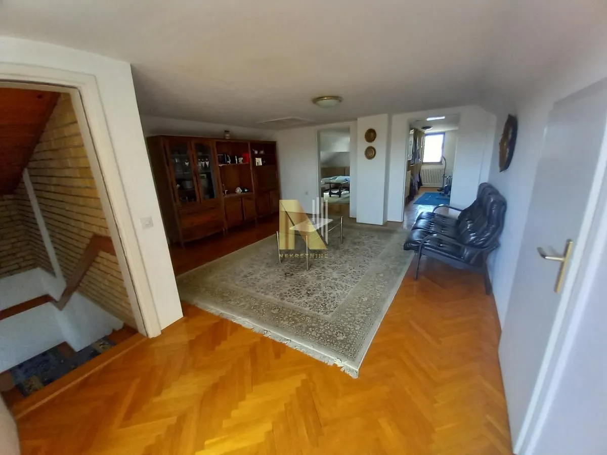 Prodaja, kuća, 272m², Bela Palanka, Srbija