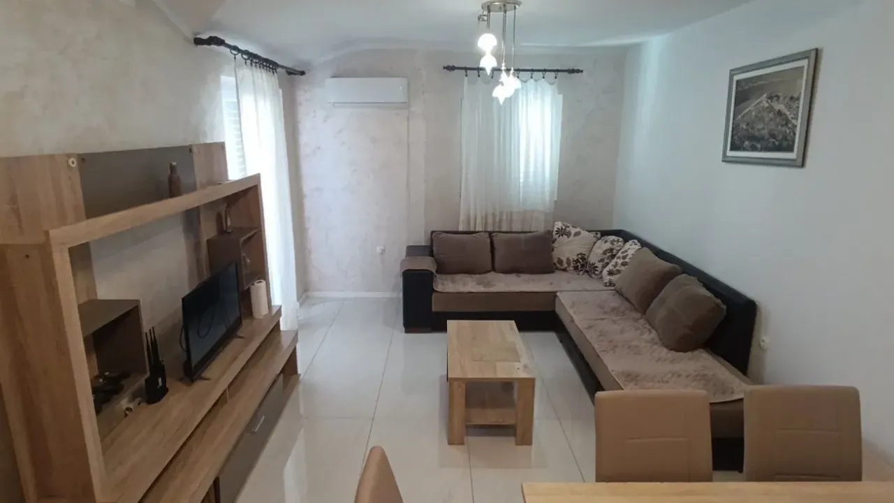Izdavanje, stan, 52m², Budva, Crna Gora