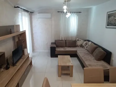 Izdavanje, stan, 52m², Budva, Crna Gora