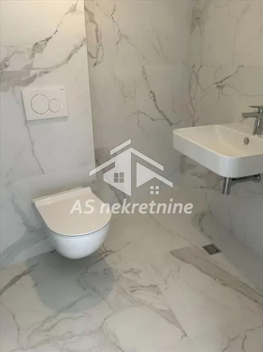 Izdavanje, trosoban stan, 71m², Čubura, Beograd