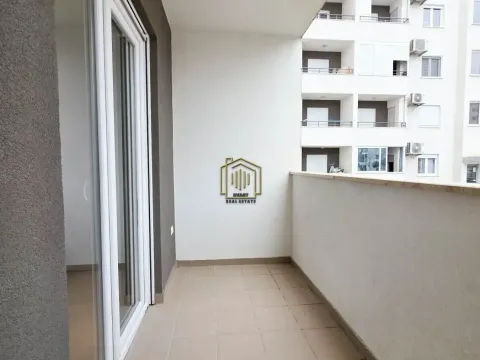 Izdavanje, jednosoban stan, 49m², Stari Aerodrom, Podgorica - image 12