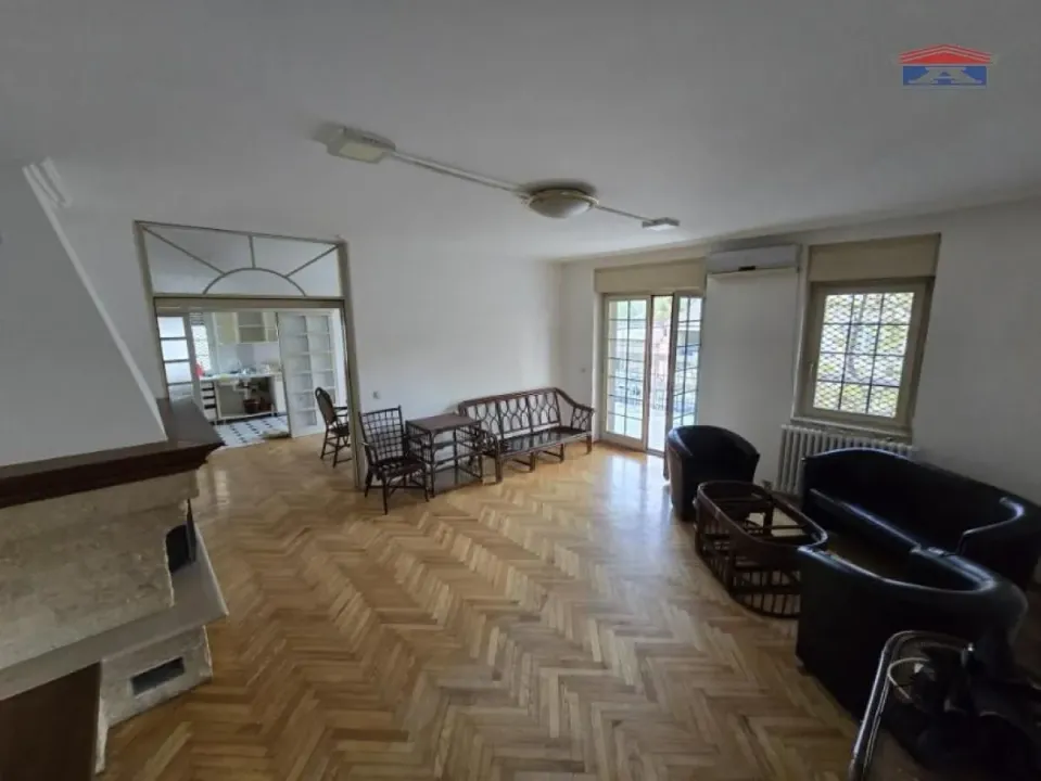 Izdavanje, poslovni prostor, 220m², Adamovićevo Naselje, Novi Sad Sve Podlokacije