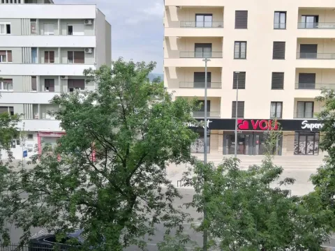 Izdavanje, dvosoban stan, 60m², Stara Varoš, Podgorica - image 9