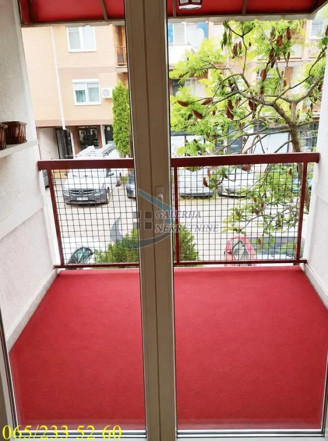 Prodaja, dvosoban stan, 72m², Centar, Inđija