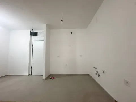 Prodaja, jednosoban stan, 46m², Stari Aerodrom, Podgorica - image 4