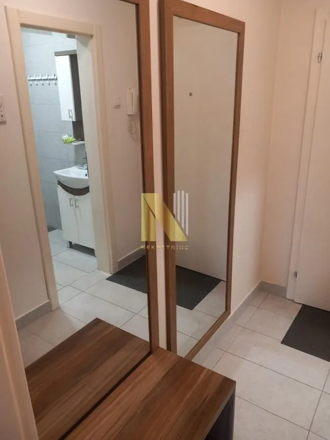 Prodaja, garsonjera, 25m², Grbavica, Novi Sad Sve Podlokacije