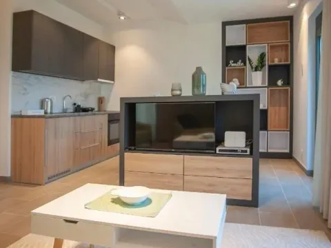 Prodaja, kuća, 210m², Dobrota, Kotor - image 38