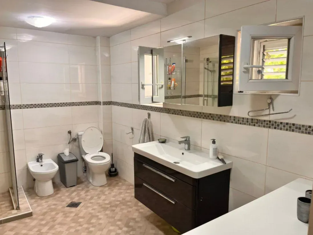 Izdavanje, kuća, 170m², Stari Aerodrom, Podgorica