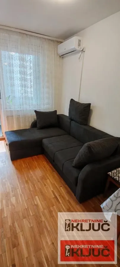 Izdavanje, jednosoban stan, 32m², Železnička Stanica, Novi Sad Sve Podlokacije