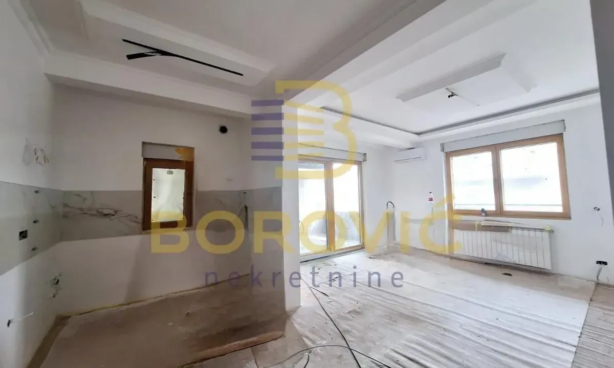 Prodaja, trosoban stan, 100m², Kluz, Zvezdara Sve Podlokacije